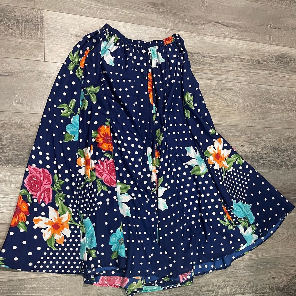 Very flowy skirt